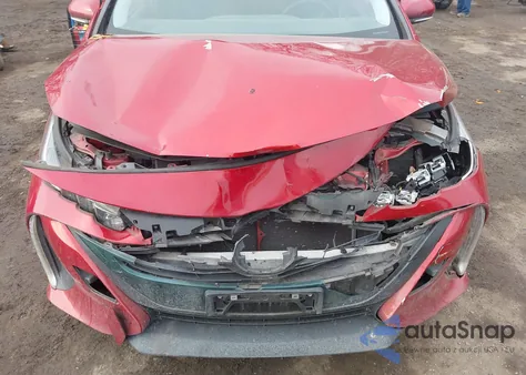 2017 Toyota Prius Prime Plus z USA, uszkodzony, nr VIN JTDKARFP6H3000593